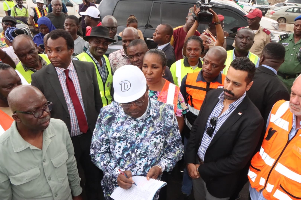 Honourable Minister, Federal Ministry of Works, Senator Dave Umahi, Director, Highways South West, Engr Adedamola Kuti at the inspection of the Rehabilitation/Reconstruction and Expansion Works of Lagos – Ibadan Dual Carriageway Section II: Shagamu –Ibadan in Ogun/Oyo States on the 31st August, 2023