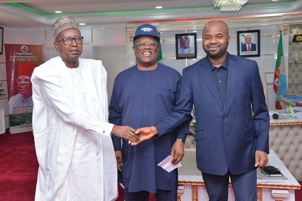 Honourable Minister of Works, His Excellency Sen Engr Nweze David Umahi CON (centre) in a Press briefing wth the Chairman, Federal Inland Revenue, (FIRS) Mr. Zacch Adedeji, FCA and the Group Chief Executive Officer of Nigeria National Petroleum Company Limited, NNPCL, represented by the Chief Financial Officer, Umar Isa Ajiya in his office on 16th February 2024.