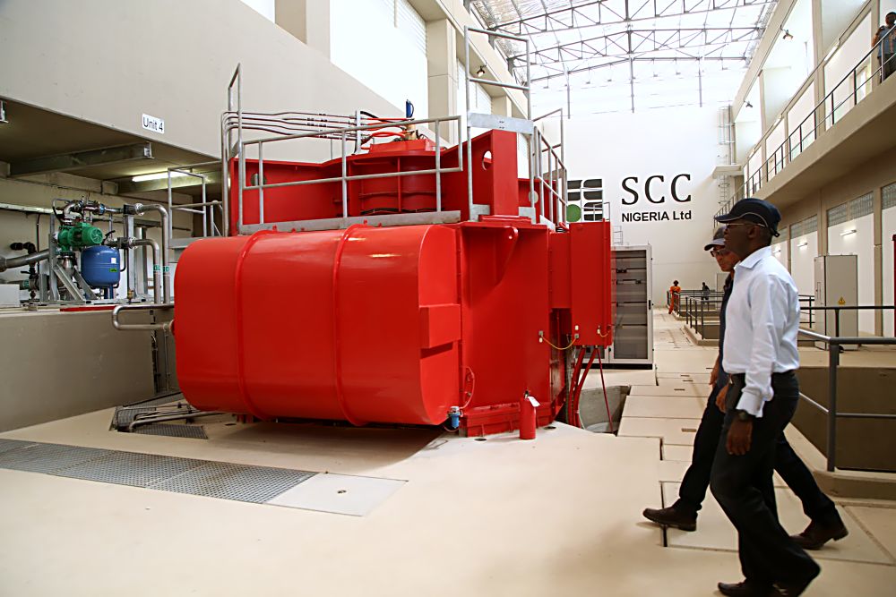Hon.Minister of Power, Works & Housing, Mr Babatunde Fashola,SAN (right) andÂ Project Manager, SCCÂ Nigeria Limited,Engr.Â MichaelÂ Rolbin(l eft)during the Minister's inspection tour of the Kashimbilla 40MW Hydropower Plant inÂ Taraba StateÂ on Thursday 27th, October 2016.